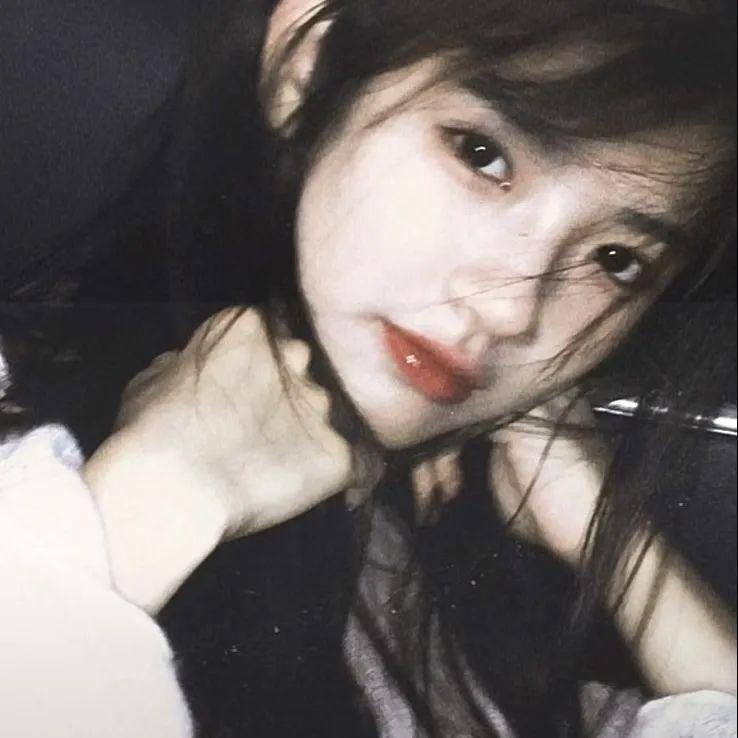 魔术师和消失的女孩 封面